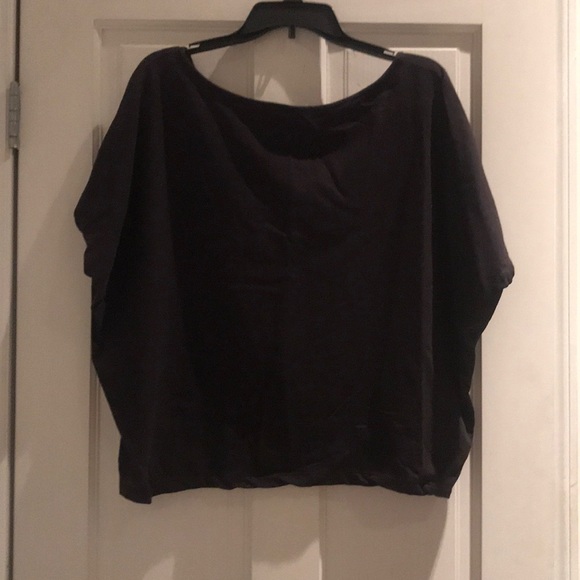 Short Sleeved Sweatshirt With 3D Roses - Picture 2 of 2